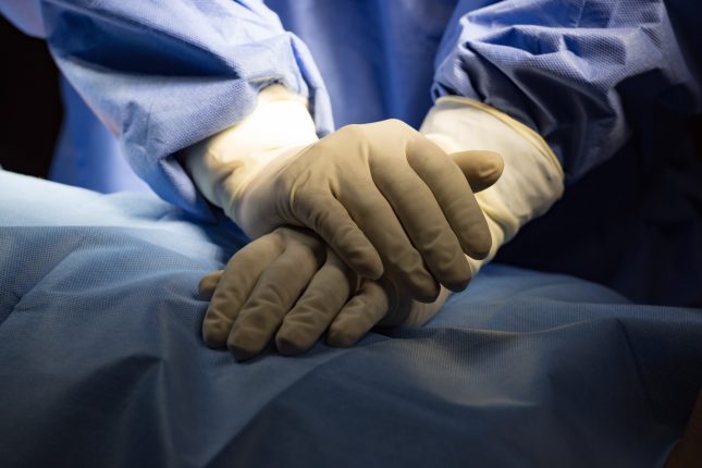 החייאה. הקווים המנחים כיום ממליצים על התחלת החייאה בילדים הסובלים מדופק איטי