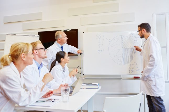 הדרכת רופאים. הובילה לשיפור משמעותי בכישורים של אנשי המקצוע