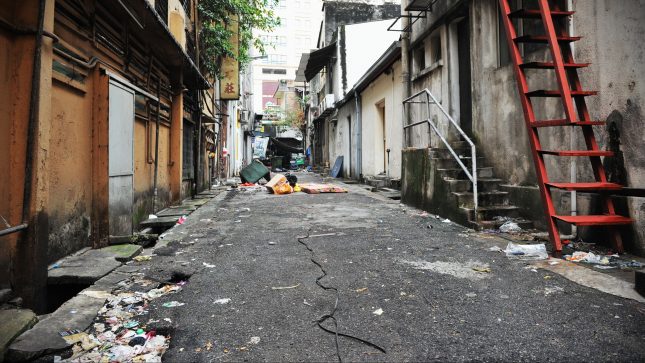 שכונת עוני. רקע סוציואקונומי נמוך קשור בנפח מוחי קטן משמעותית