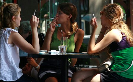 עישון בישראל. צילום: קובי גדעון פלאש 90