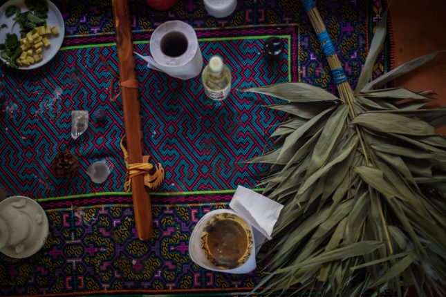 כלי טקס שמאני באמזונס. אילוסטרציה