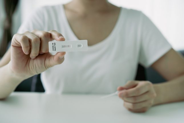 בדיקת קורונה ביתית. אילוסטרציה