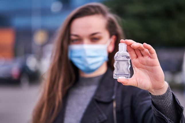 חומר חיטוי למניעת הדבקה בנגיף הקורונה. אילוסטרציה