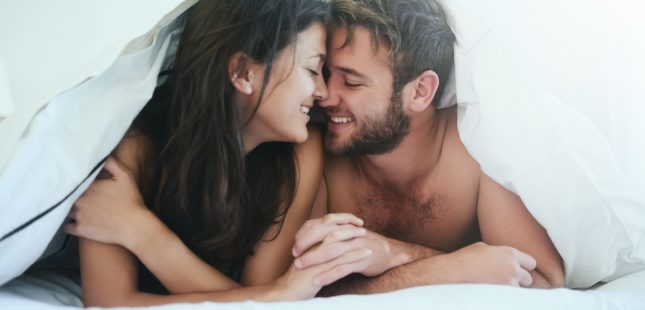 זוג במיטה, מיניות. אילוסטרציה