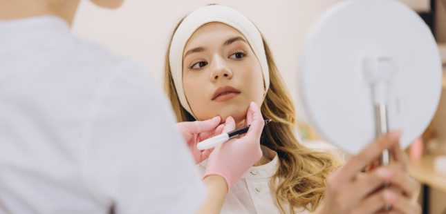 ניתוח פלסטי. אילוסטרציה